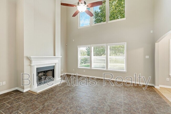 Foto del edificio - 601 Steerman Ct