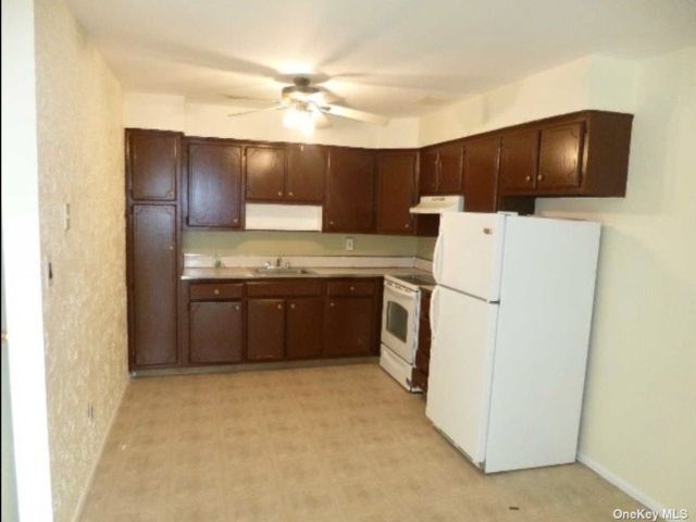 Primary Photo - 3116 Lawson Blvd