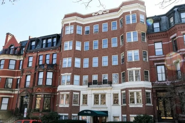 Building Photo - 248 Commonwealth Ave