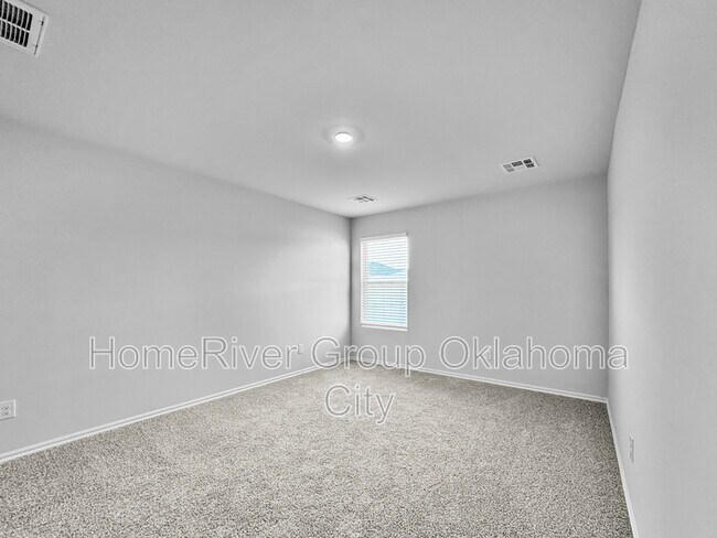 Building Photo - 1224 S Brk Dr