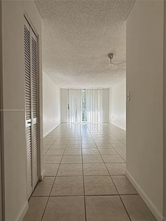 Building Photo - 1805 Sans Souci Blvd