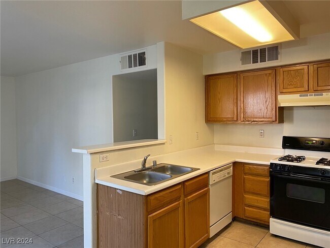 Building Photo - 3065 Casey Dr