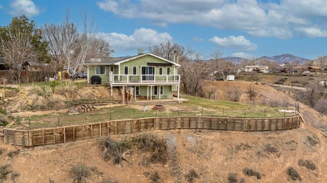 Building Photo - Enjoy Modern Comfort in This Beautiful Home!
