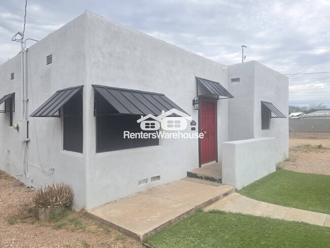 Building Photo - 1720 E Portland St
