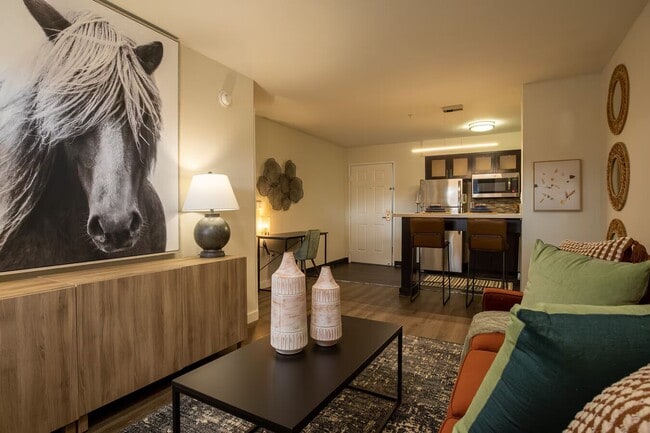 Modern Comfort, Major Savings - Modern Comfort, Major Savings Apartment
