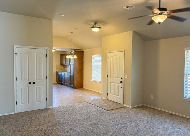 Foto del edificio - $500 OFF FIRST MONTHS RENT | La Sonata WITH a Storm Shelter!