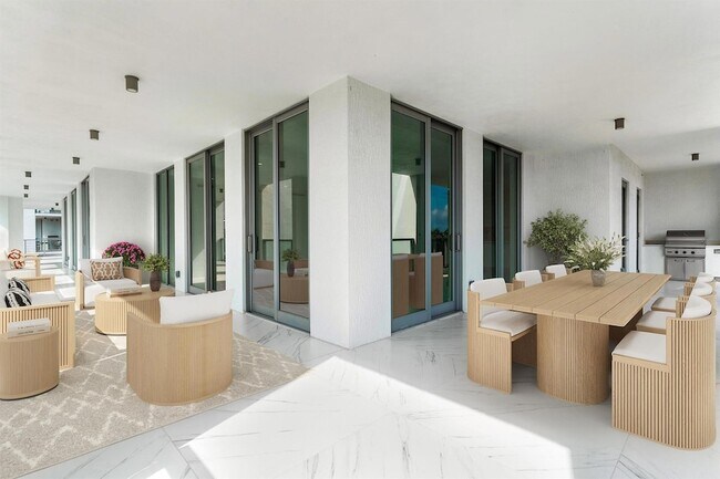 Foto del edificio - 495 E Royal Palm Rd