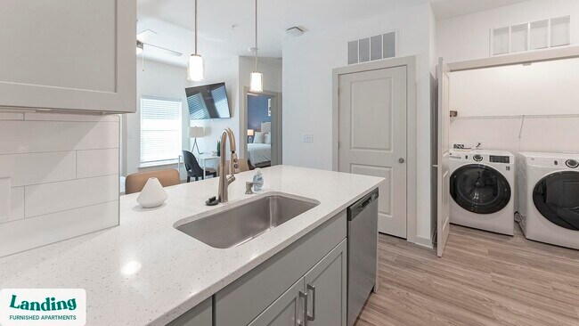 Foto del edificio - 2740 Village Crossing Blvd