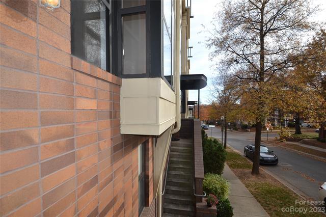 Foto del edificio - 639 E 10th St