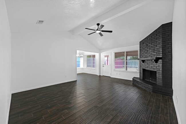 Foto del edificio - 24102 Pepperrell Pl St