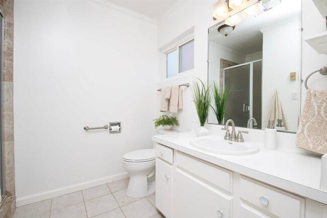 Building Photo - 4951 Art St