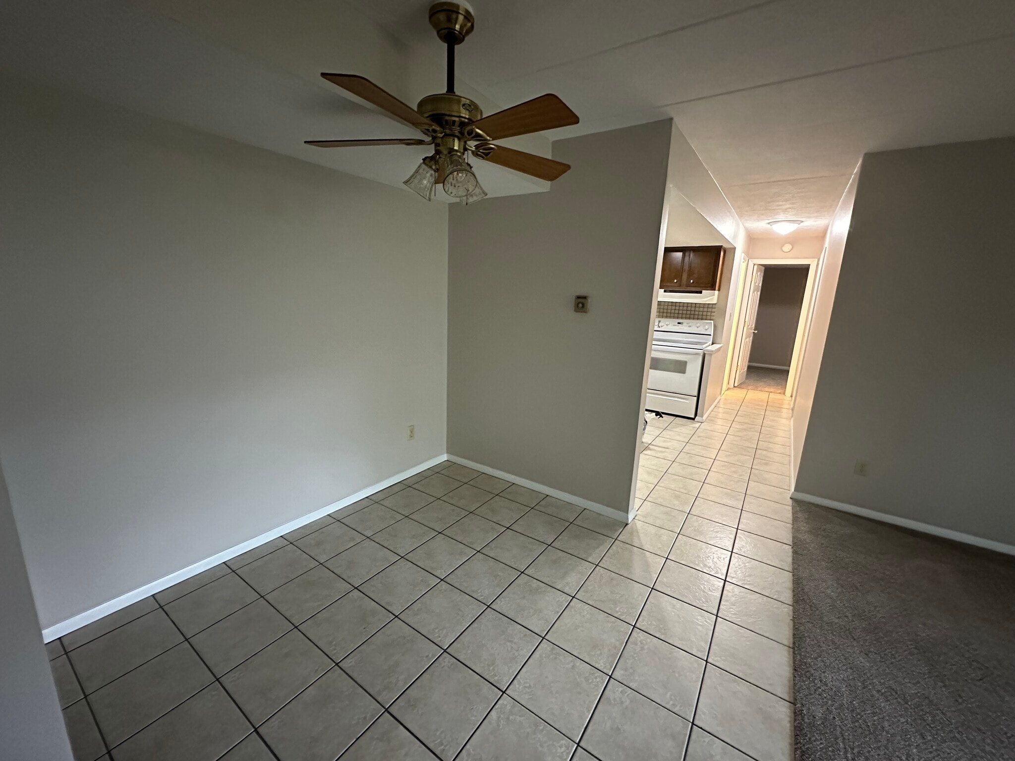 956 S Lincoln St Kent, OH 44240 – photo 4