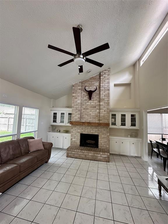 Foto del edificio - 22735 Indian Ridge Dr