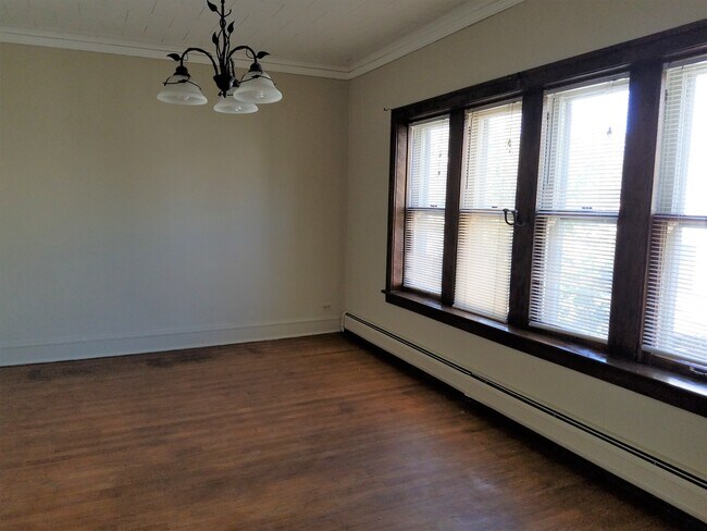 Photo - 506 N Cuyler Ave Apartments