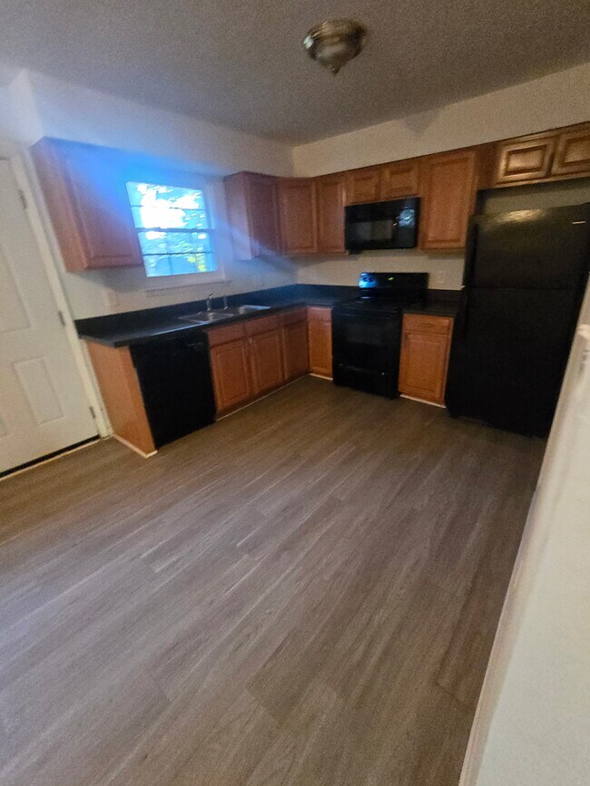 Foto del edificio - 1620 Crest Rd