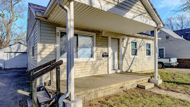 Building Photo - 809 S 29th St