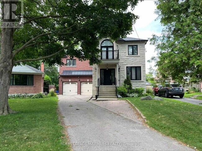 Photo du bâtiment - 84 Enfield Ave