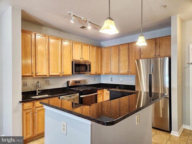 Building Photo - 2665 Prosperity Ave