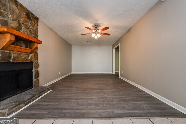 Foto del edificio - 5720 Twain Dr