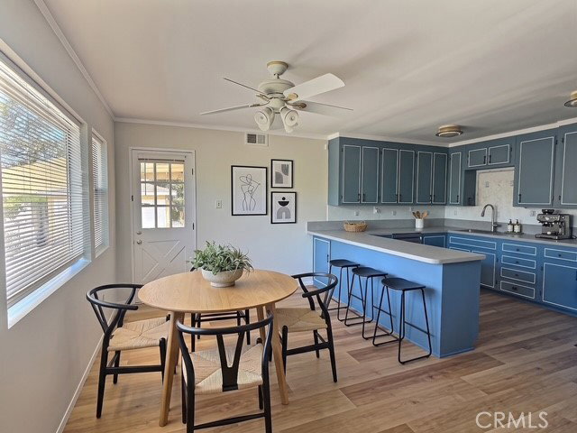 Foto del edificio - 26420 Pineknoll Ave