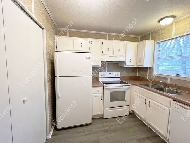 Building Photo - 616 Lehman Dr