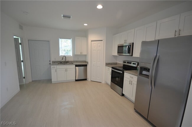 Building Photo - 3305 Bassie Ct