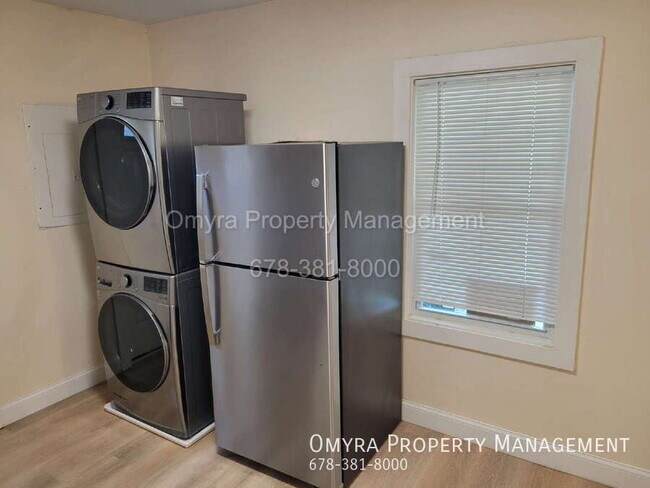Building Photo - 1221 Campbellton Pl SW