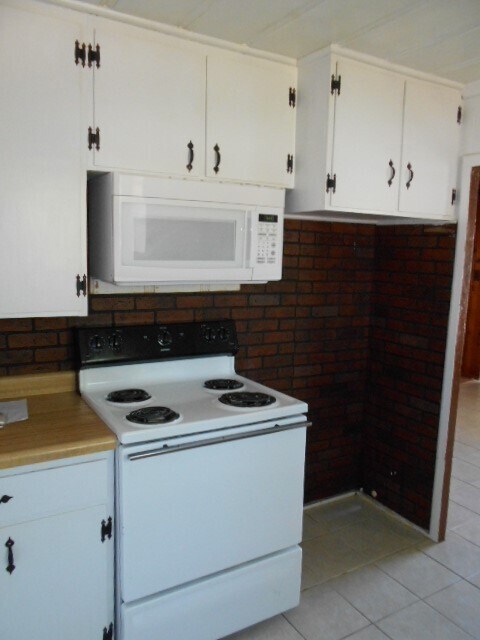 Foto del edificio - Cute 1 Bedroom House In Shasta Lake (Garage NOT Included)