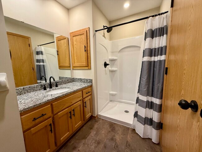 Building Photo - 176 Pheasant Ridge Dr