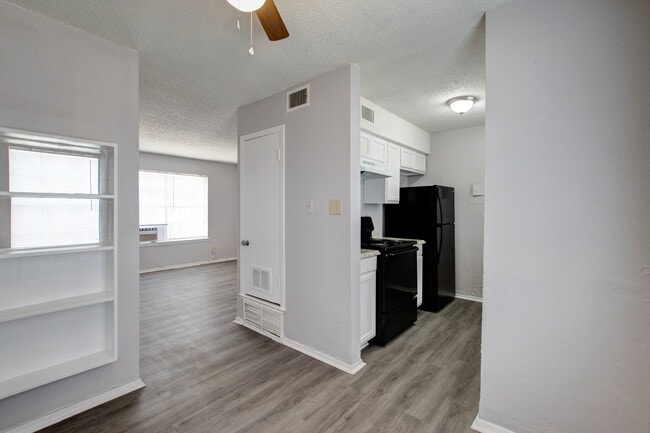 Foto del edificio - 2418 N Willis St