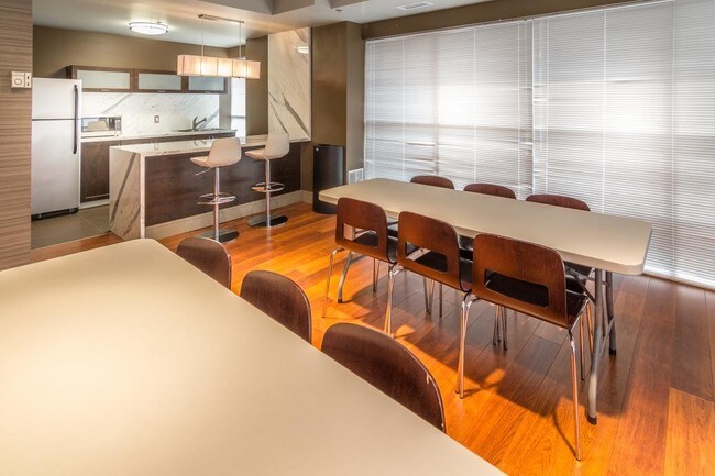 Photo de l'intérieur - Uptown Towers I & II