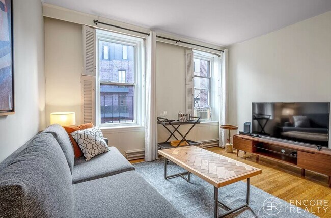 Building Photo - 529 Beacon St
