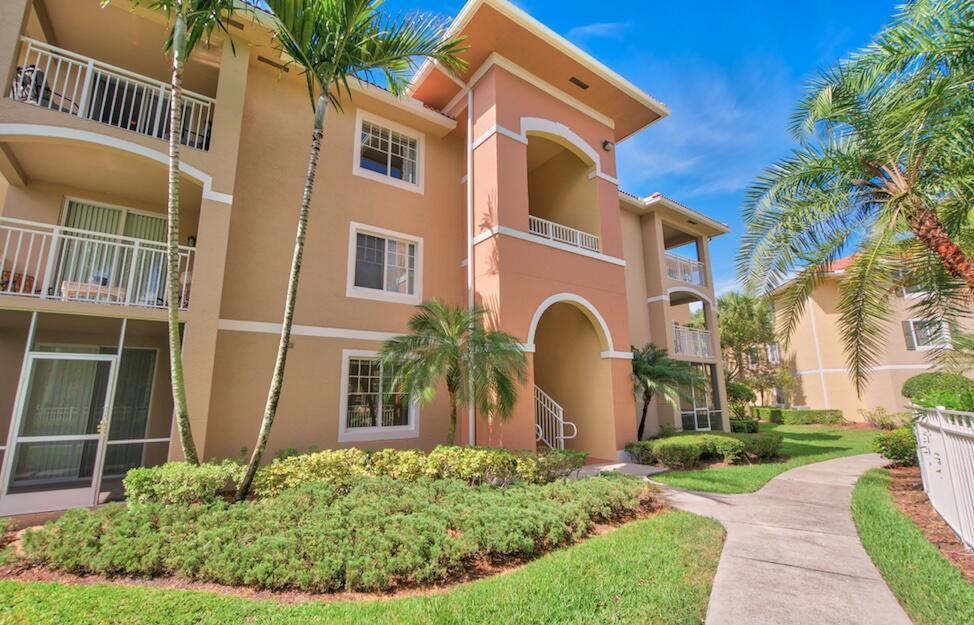 Foto principal - 6466 Emerald Dunes Dr