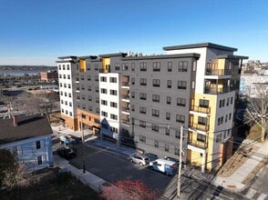 Building Photo - 75 Chestnut St