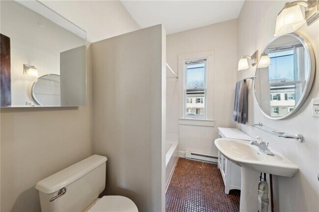 Foto del edificio - 1108 Lake Ave