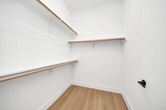 Building Photo - 2810 Riverby Rd