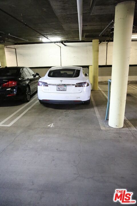 Foto del edificio - 4830 Elmwood Ave