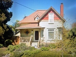 Building Photo - 1725 N Sumner St
