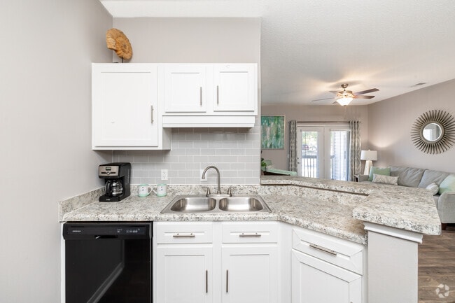2BR, 2BA - 1,057SF - Kitchen - Summer Trace at Gulf Shores