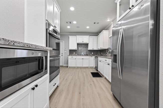 Foto del edificio - 1128 E 24th St