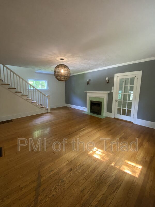 Building Photo - 419 S Sunset Dr