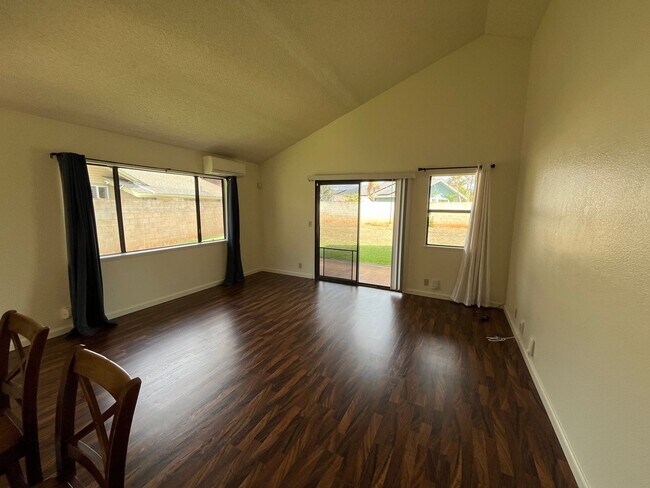 Building Photo - Mililani Town - 2 bedrooms, 1 bathroom home with large yard and 2-car garage