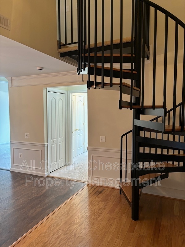 Building Photo - 402 Harrison Ct