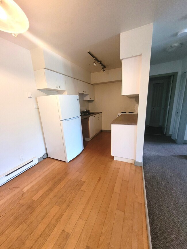 Photo du bâtiment - 4611-4611 Scott Ave