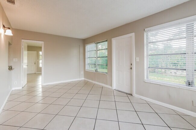 Foto del edificio - 7891 NW 14th St