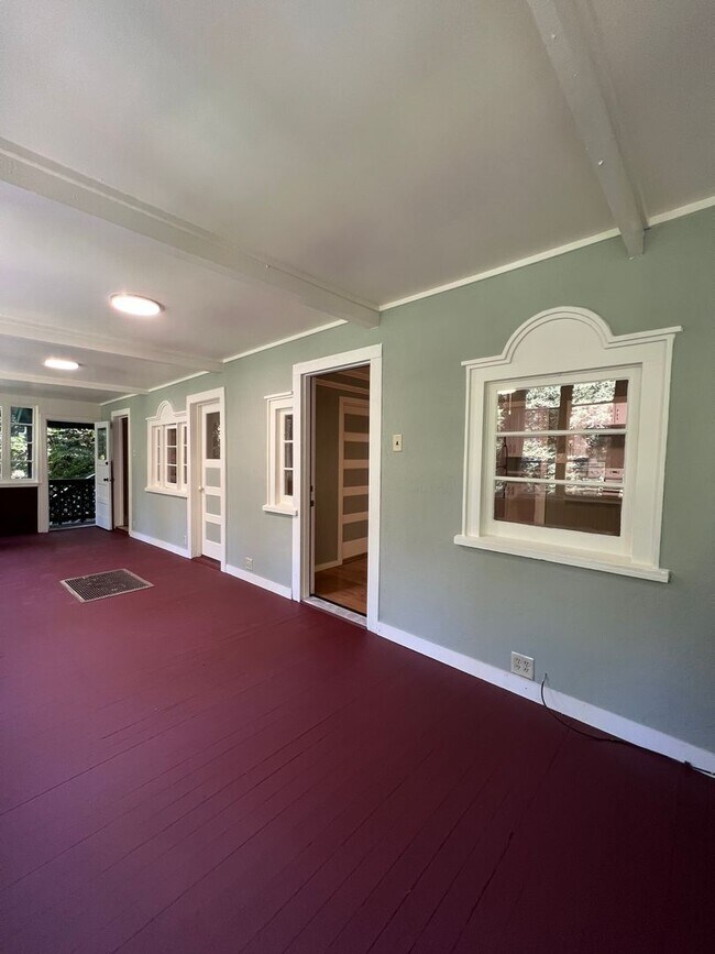Foto del edificio - 21567 Starrett Hill Dr