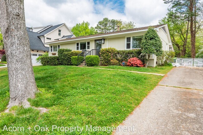 Foto del edificio - 3 br, 2 bath House - 309 Latimer Rd