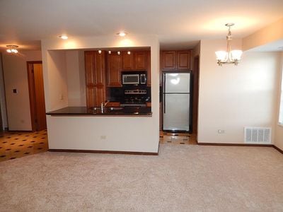 Building Photo - 129 White Oak Ct