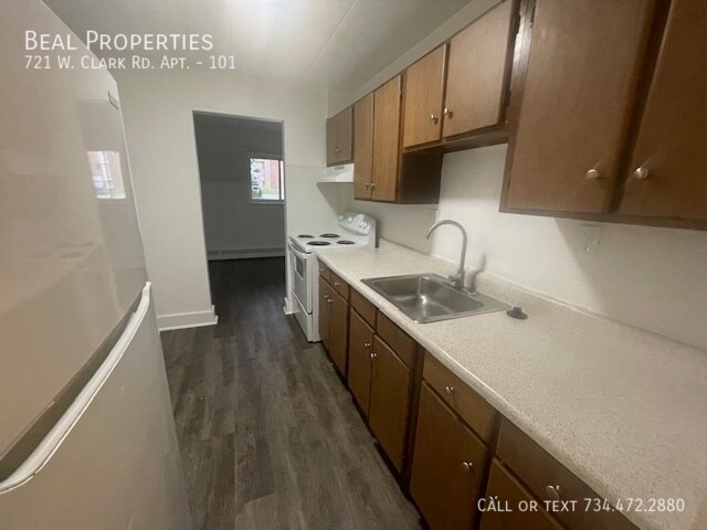 Foto del edificio - 721 W Clark Rd