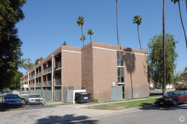 Building Photo - The Riverbrook Apartments